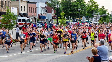 Large group of runners