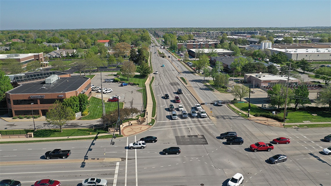 Intersection at Quivira and 87th Street with cars