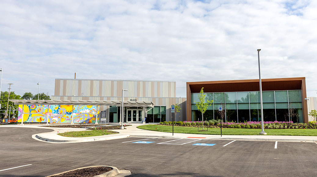 st MFG Dot Lined Windbreaker | Womens Jacket | Santa Cruz